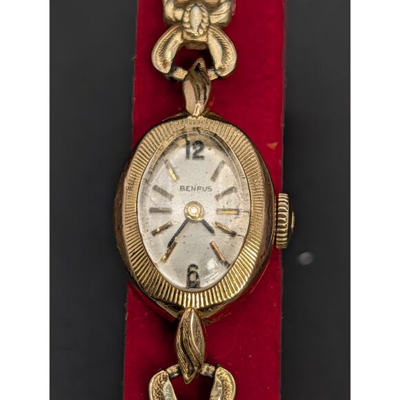 Vintage BENRUS Ladies Watch 17 Jewels Manual Wind RUNNING Gold Tone Speidel Band main image 9